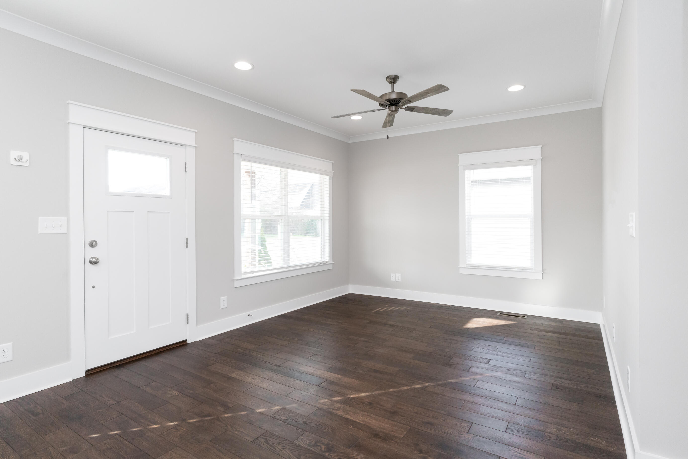 1112 Phillips Street Southwest Cleveland, TN 37311 - Photo 6 of 20 Living Room