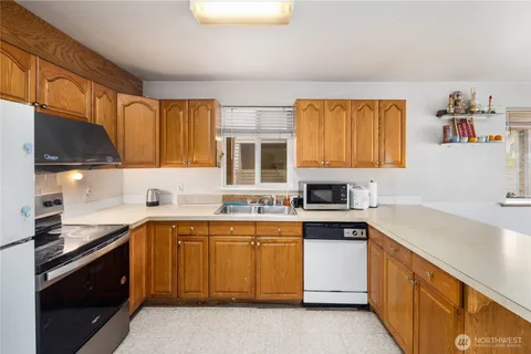$950,000 | 3317 Claremont Avenue South, Seattle, WA 98144