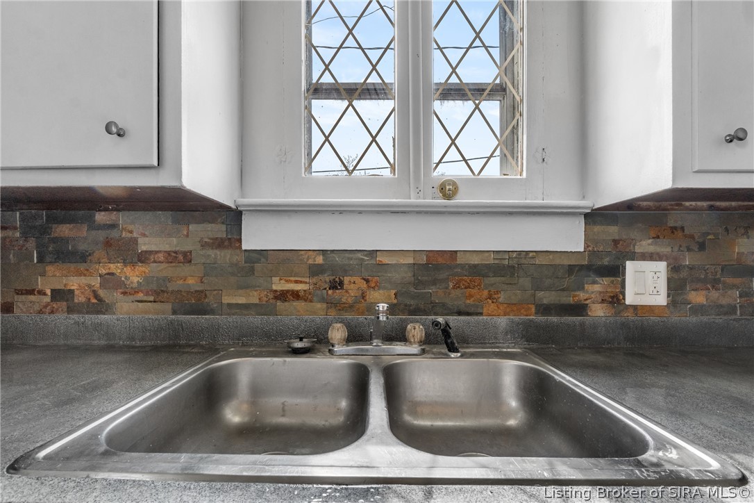 1110 State Street New Albany, IN 47150 - Photo 23 of 39