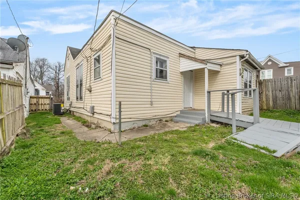 $159,900 | 1110 State Street, New Albany, IN 47150