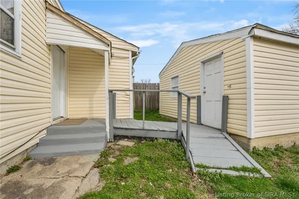 $159,900 | 1110 State Street, New Albany, IN 47150