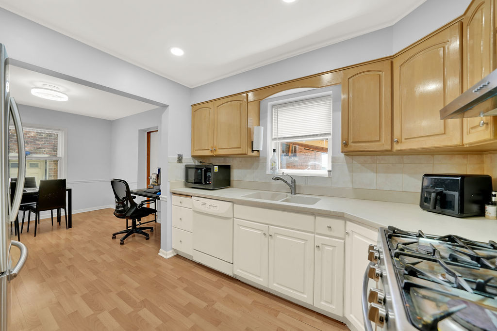 3717 West Marquette Road Chicago, IL 60629 - Photo 10 of 29 Gallery Image 10
