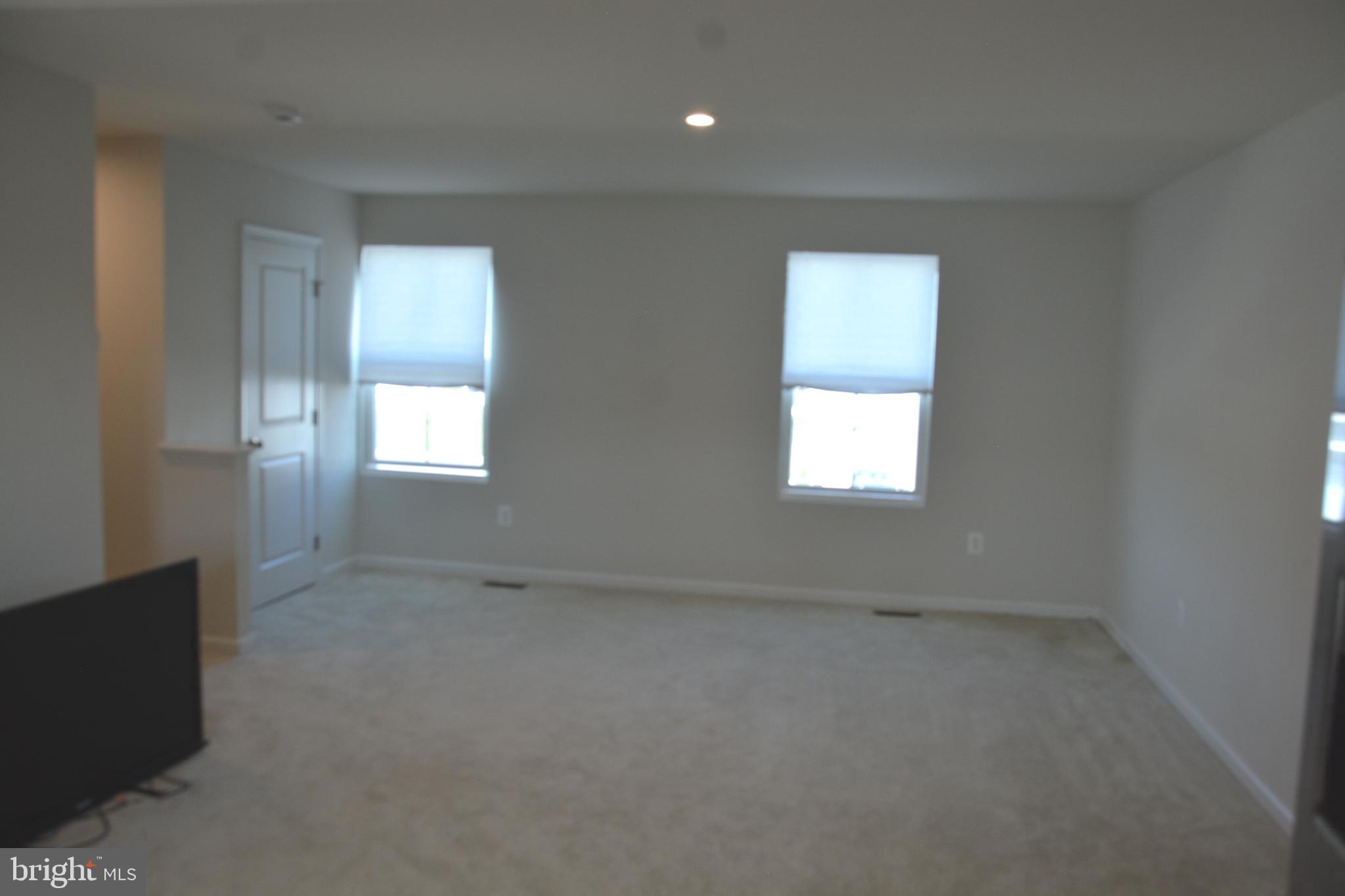 14 Tadpole Landing Road Inwood, WV 25428 - Photo 7 of 26 Spacious livingroom
