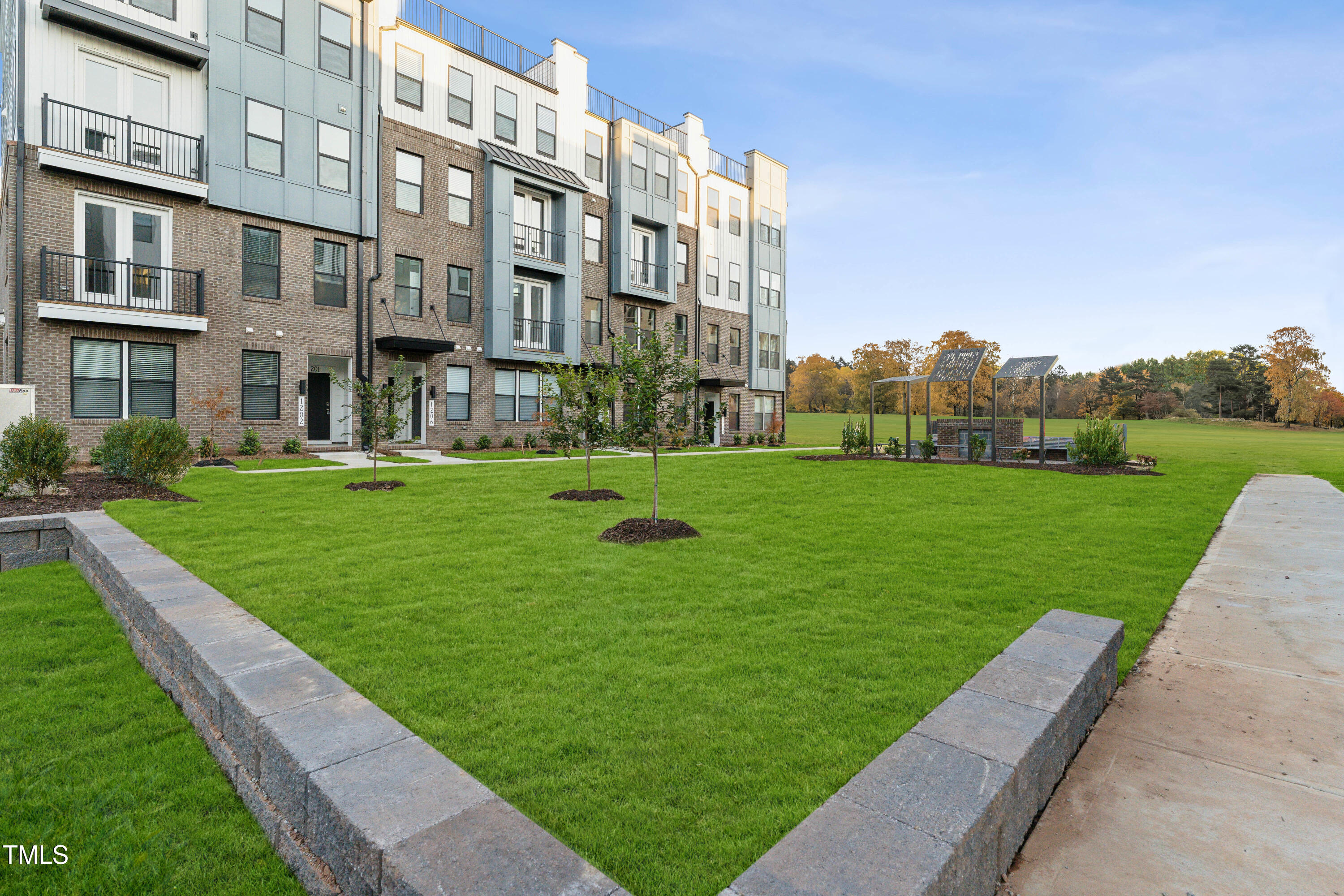 1238 Coach Sta Alley, Unit 101 Raleigh, NC 27601 - Photo 22 of 26 Iconic Amenity 4