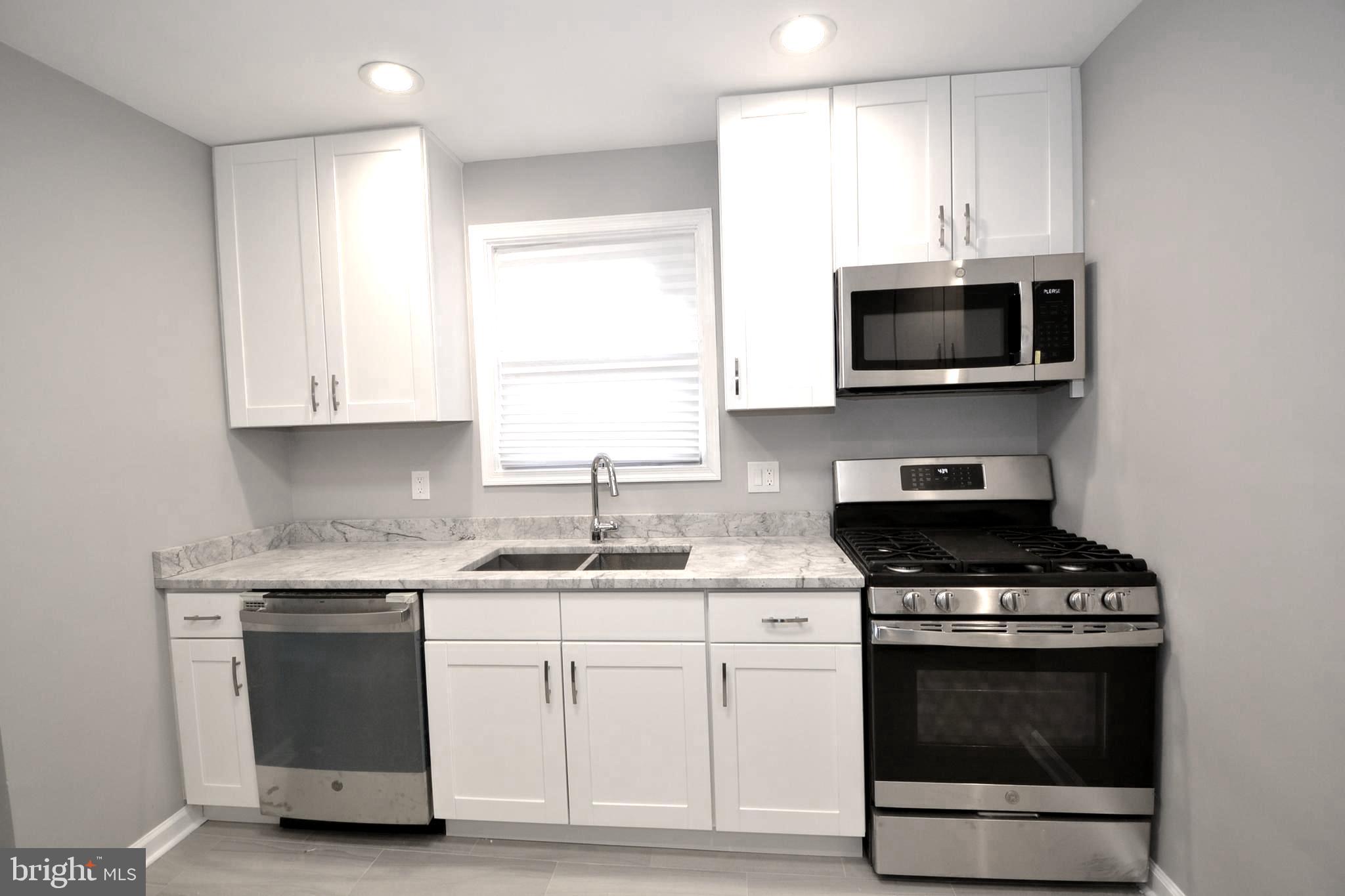 3901 Clarinth Road Baltimore, MD 21215 - Photo 12 of 39