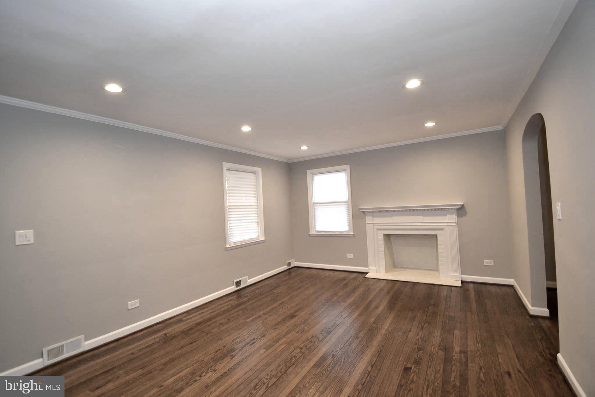 3901 Clarinth Road Baltimore, MD 21215 - Photo 3 of 39
