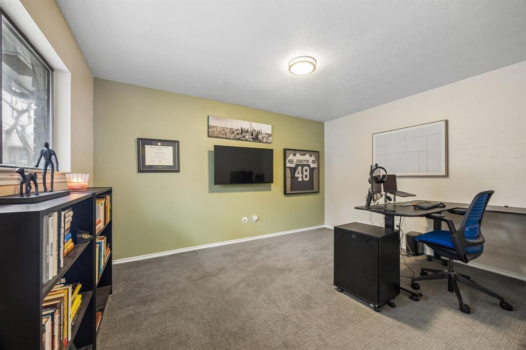 8043 Moss Meadows Drive Dallas, TX 75231 - Photo 23 of 28