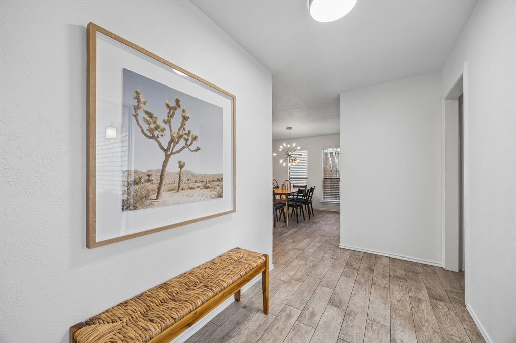 8043 Moss Meadows Drive Dallas, TX 75231 - Photo 3 of 28