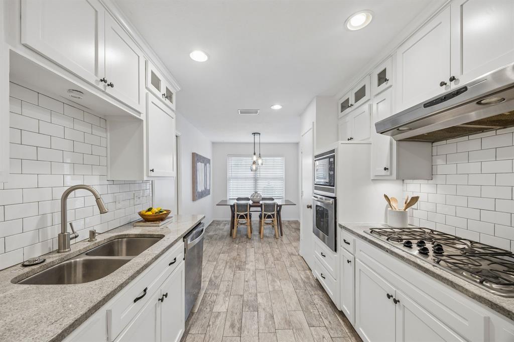 8043 Moss Meadows Drive Dallas, TX 75231 - Photo 10 of 28