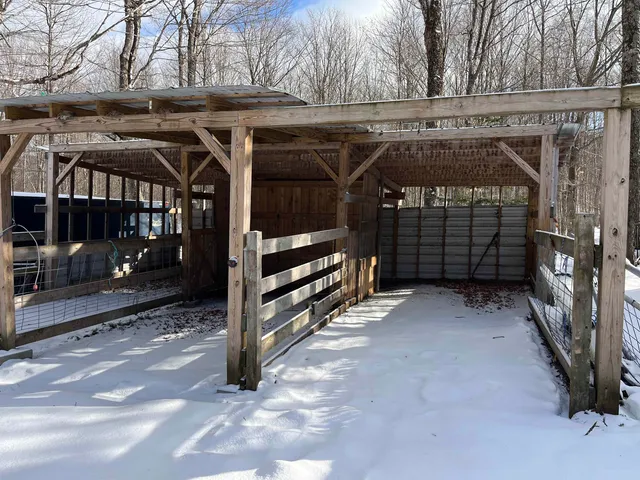 $249,000 | 2924 New Duck Pond Road, Sheffield, VT 05866