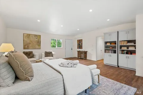 $1,375,000 | 7960 Bella Vista Drive, Sebastopol, CA 95472