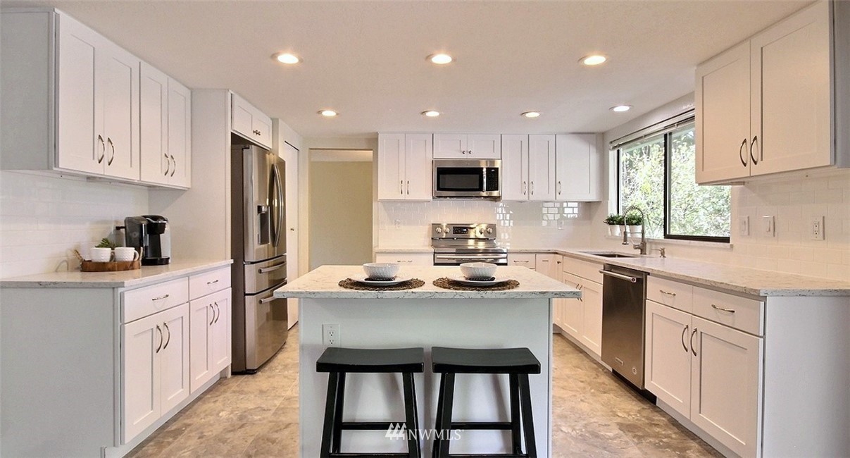20121 107th Avenue Northeast Bothell, WA 98011 - Photo 2 of 20 Gallery Image 2