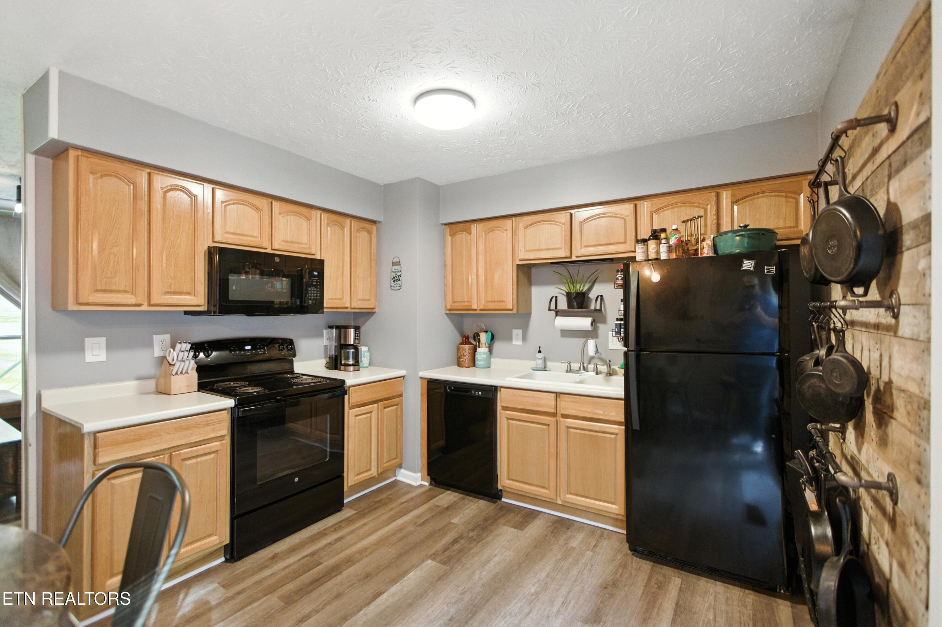 6529 Cedarbreeze Road Knoxville, TN 37918 - Photo 3 of 37 7