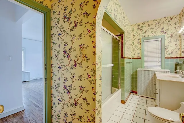 $2,900 | 2225 East Woodstock Place, Milwaukee, WI 53202