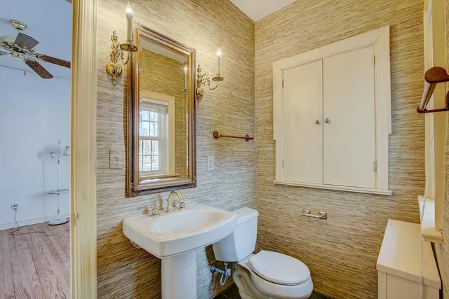 $2,900 | 2225 East Woodstock Place, Milwaukee, WI 53202