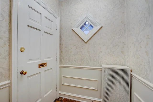 $2,900 | 2225 East Woodstock Place, Milwaukee, WI 53202