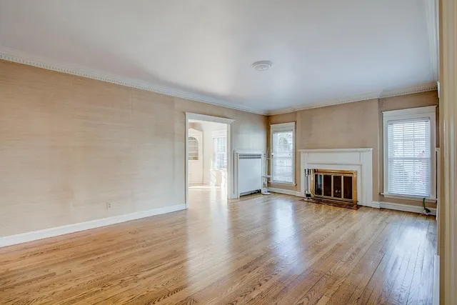 $2,900 | 2225 East Woodstock Place, Milwaukee, WI 53202