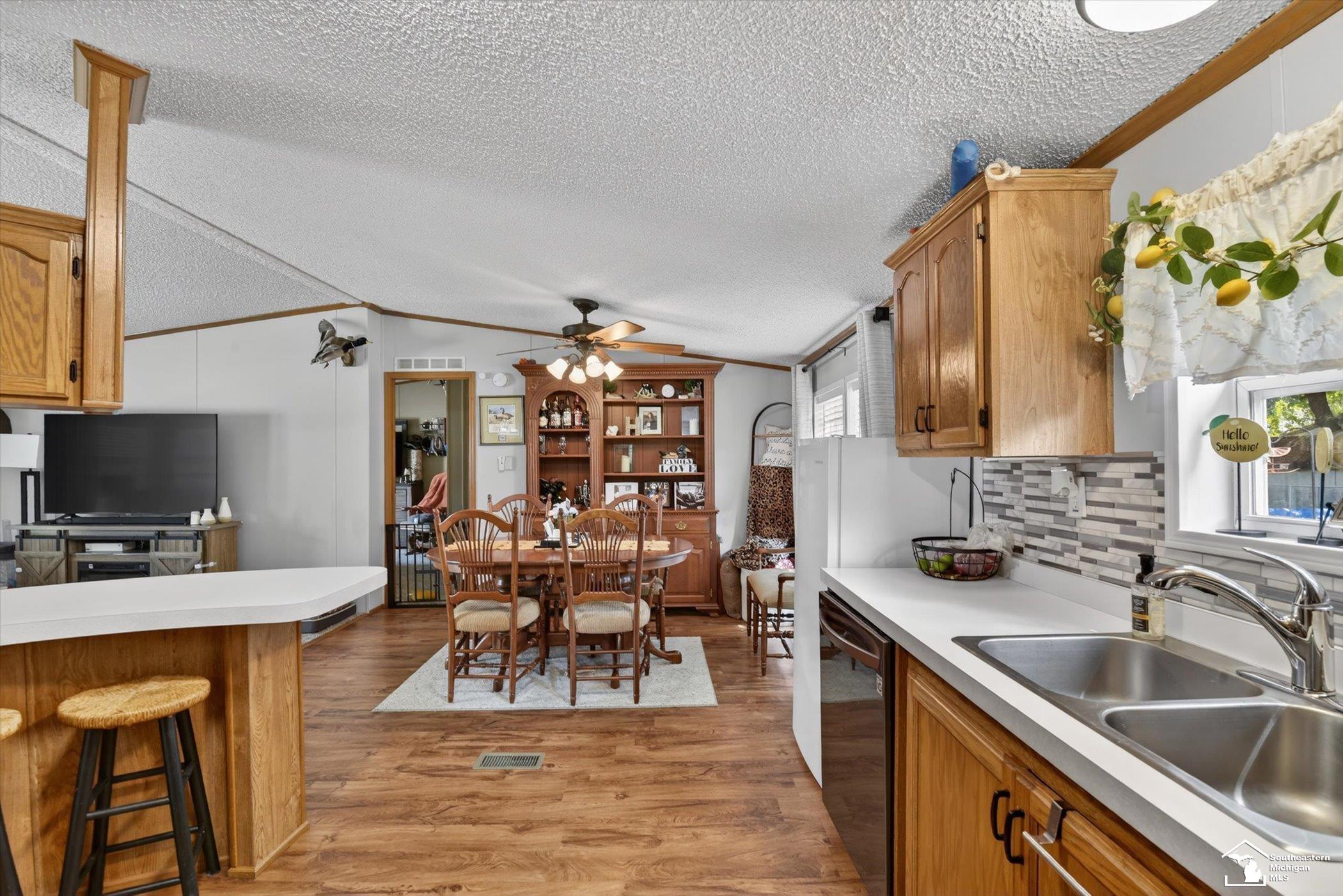 1070 Cherry Street Temperance, MI 48182 - Photo 8 of 31