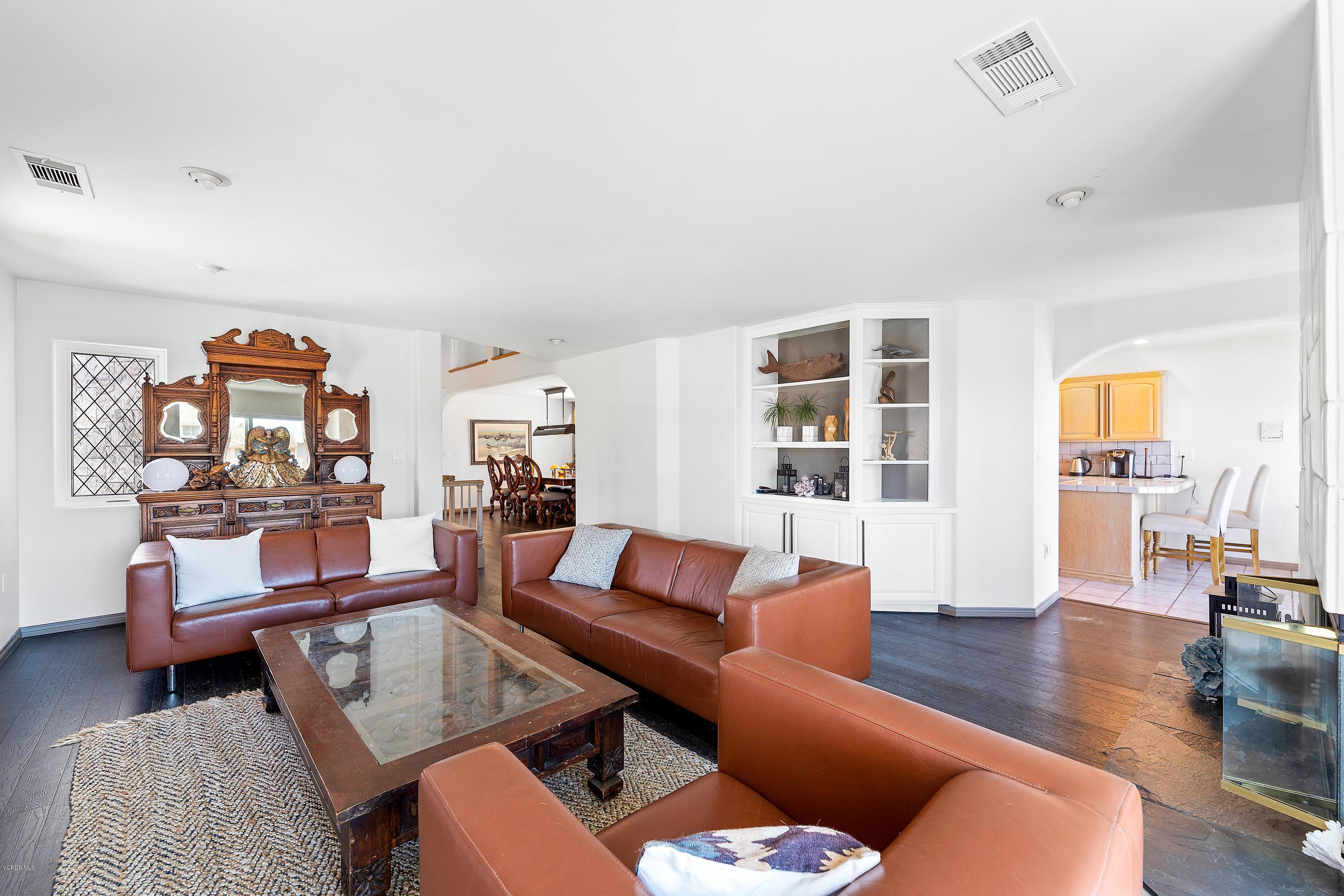 2045 Ravoli Drive Oxnard, CA 93035 - Photo 16 of 36 2045 ravoli MLS (22 of 55)