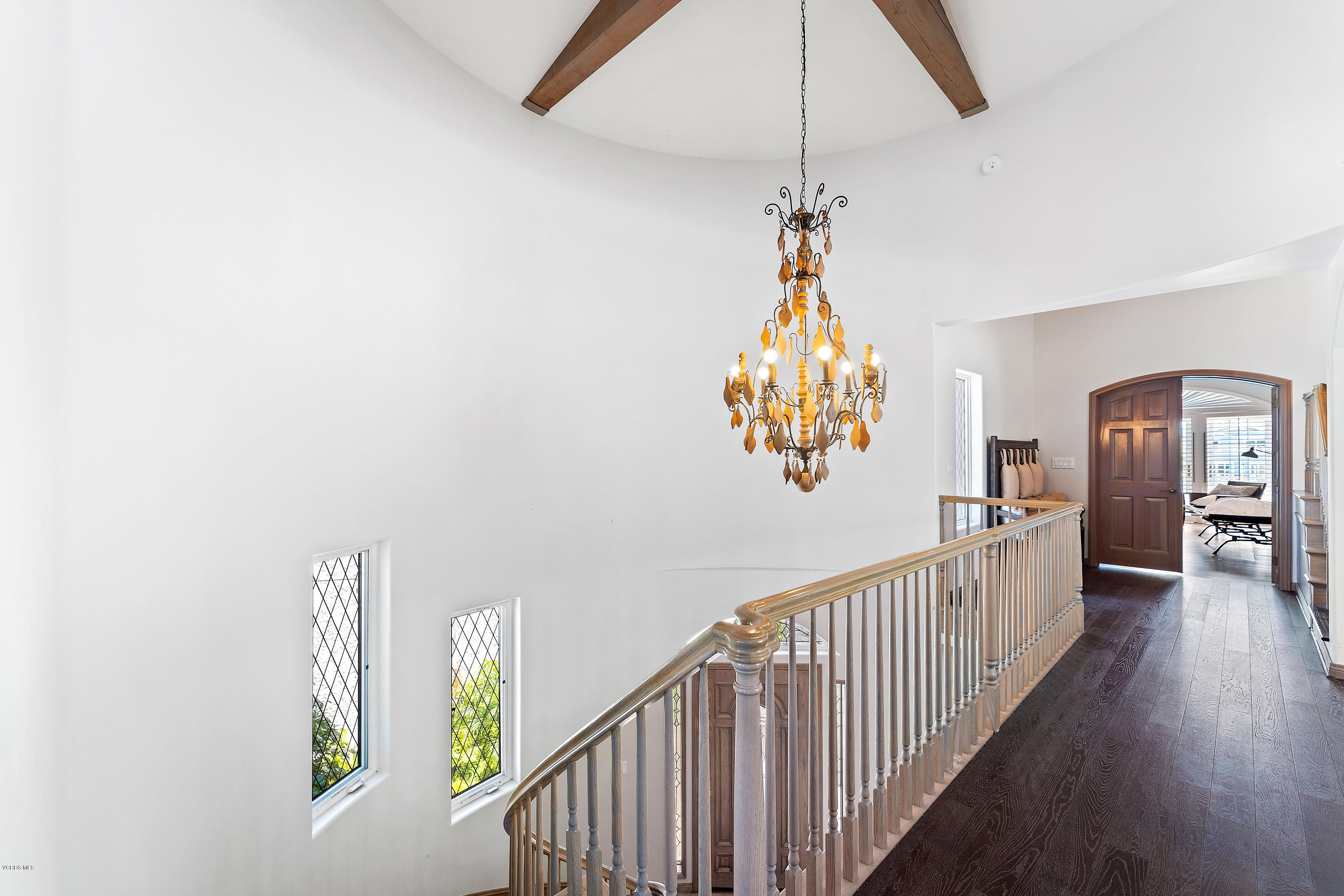 2045 Ravoli Drive Oxnard, CA 93035 - Photo 17 of 36 2045 hallway scrub