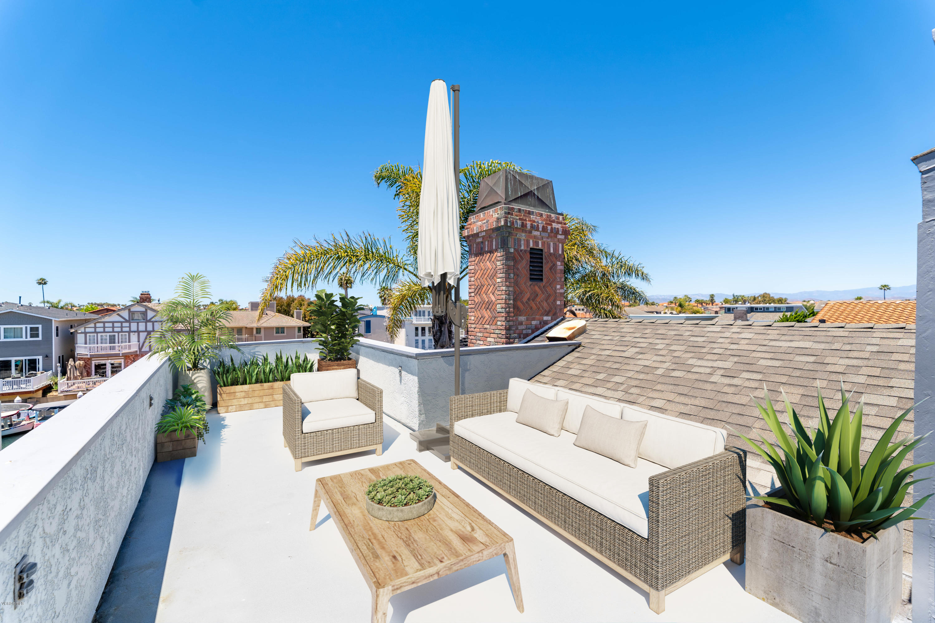 2045 Ravoli Drive Oxnard, CA 93035 - Photo 25 of 36 2045 roof deck BOXBROWNIE