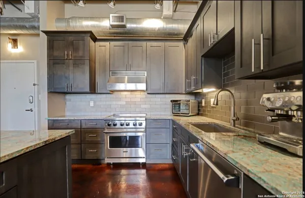 $550,000 | 831 South Flores Street, Unit 24072409, San Antonio, TX 78204