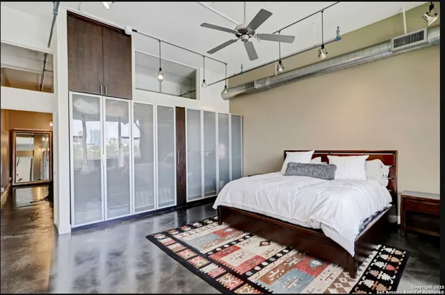 $575,000 | 831 South Flores Street, Unit 24072409, San Antonio, TX 78204