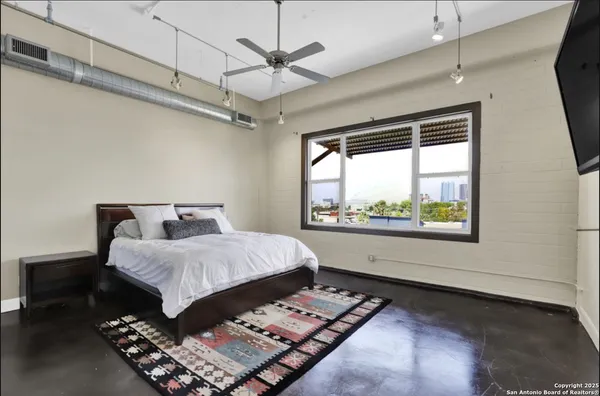 $550,000 | 831 South Flores Street, Unit 24072409, San Antonio, TX 78204