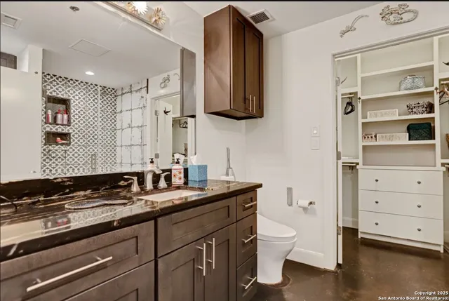 $575,000 | 831 South Flores Street, Unit 24072409, San Antonio, TX 78204