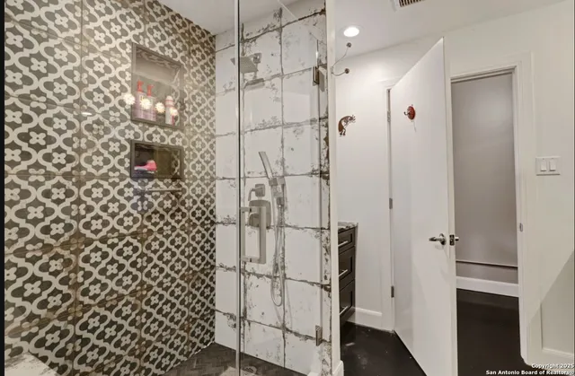 $575,000 | 831 South Flores Street, Unit 24072409, San Antonio, TX 78204