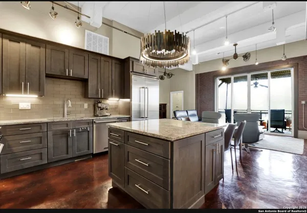 $550,000 | 831 South Flores Street, Unit 24072409, San Antonio, TX 78204