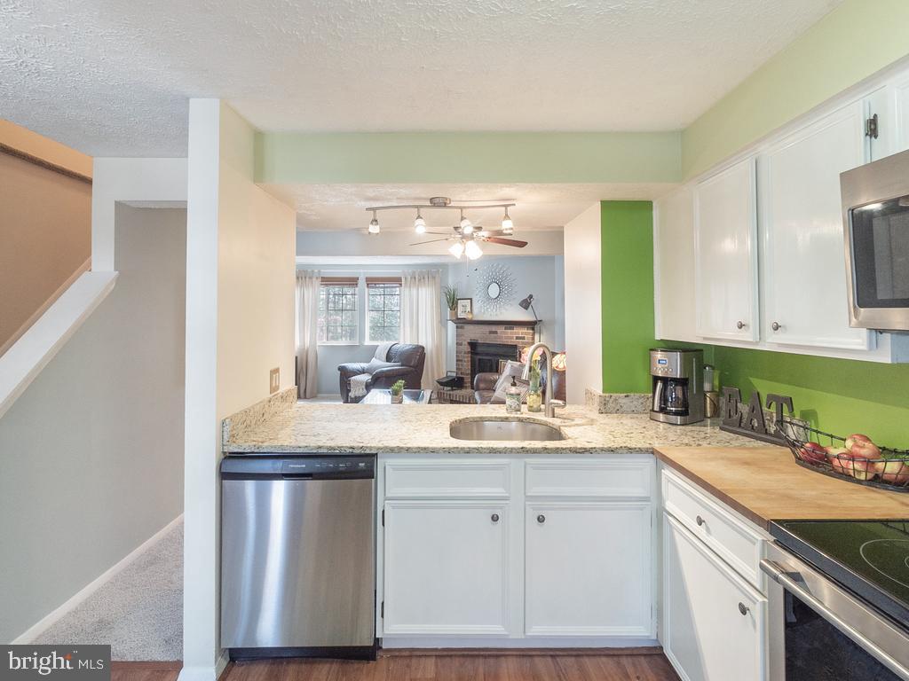8341 Windfall Road Springfield, VA 22153 - Photo 11 of 31 Kitchen w/ Granite Photo 3