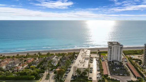 $4,000 | 630 Ocean Drive, Unit 102, Juno Beach, FL 33408