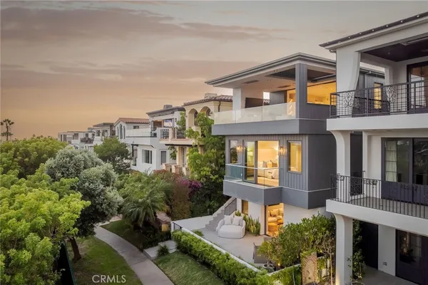 $8,950,000 | 457 26th Street, Manhattan Beach, CA 90266