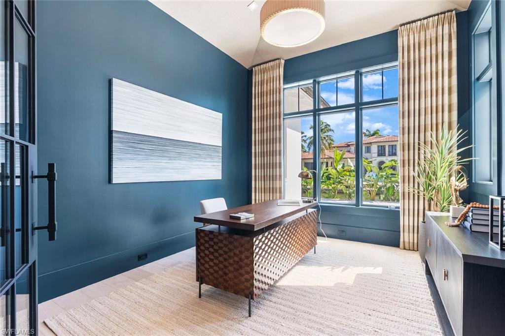 2231 Forrest Lane Naples, FL 34102 - Photo 19 of 50