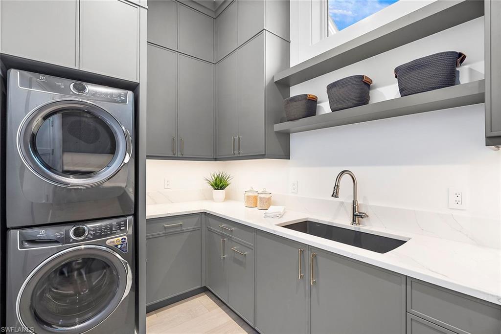 2231 Forrest Lane Naples, FL 34102 - Photo 31 of 50