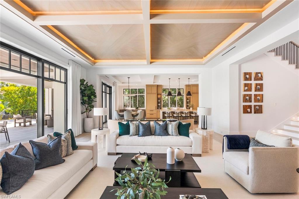 2231 Forrest Lane Naples, FL 34102 - Photo 10 of 50