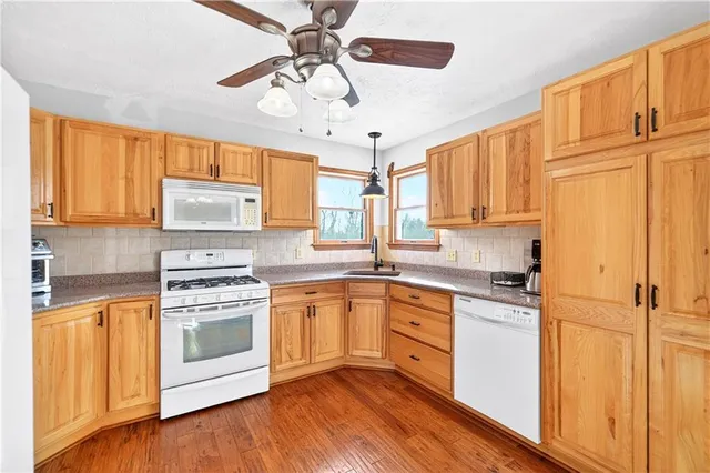 $425,000 | 913 Lodgepole Drive, Imperial, PA 15126