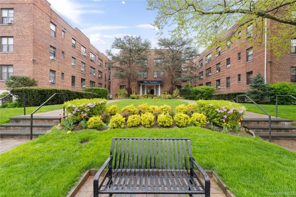 $170,000 | 15 Canterbury Road, Unit C11, Great Neck, NY 11021