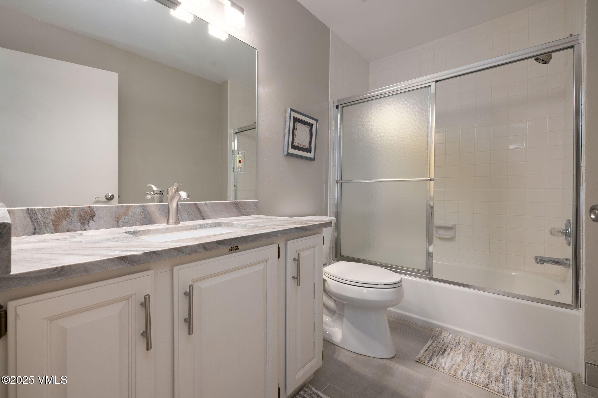 4515 Big Horn Road, Unit H Vail, CO 81657 - Photo 22 of 28 2505_4515_bighorn_rd_h_interior_bath01