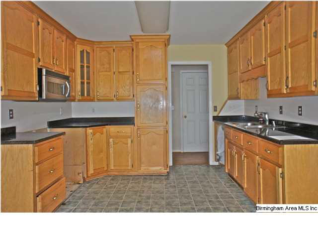 716 Jason Circle Center Point, AL 35215 - Photo 11 of 32