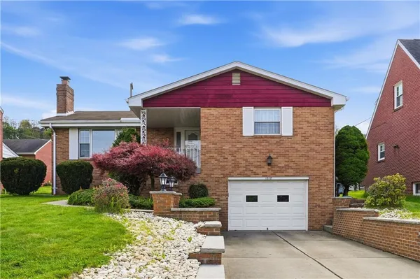 $230,000 | 1618 Ridge Avenue, Coraopolis, PA 15108