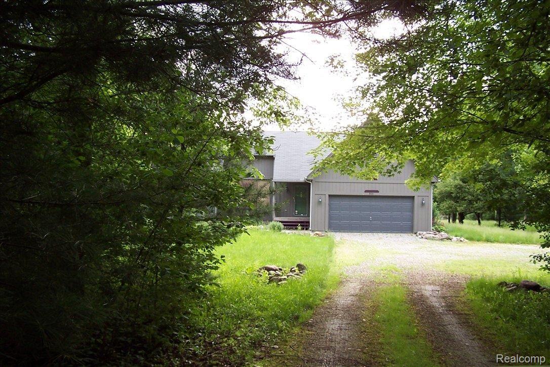 705 Capac Road Allenton, MI 48002 - Photo 3 of 17 misc pics 06.03.10 025