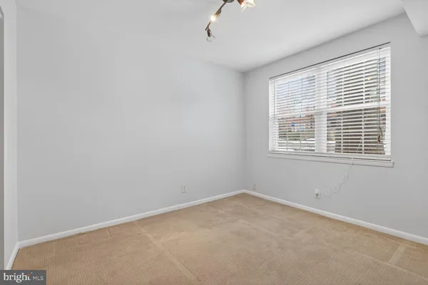 $400,000 | 2800 South Wakefield Street, Unit A, Arlington, VA 22206