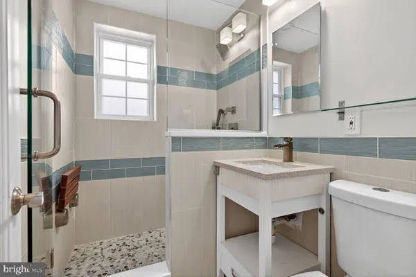 $400,000 | 2800 South Wakefield Street, Unit A, Arlington, VA 22206