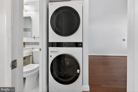 $405,000 | 2800 South Wakefield Street, Unit A, Arlington, VA 22206