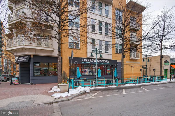 $400,000 | 2800 South Wakefield Street, Unit A, Arlington, VA 22206