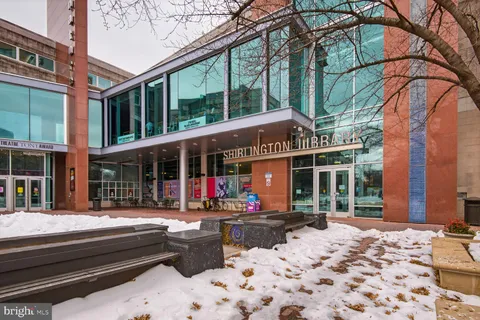 $405,000 | 2800 South Wakefield Street, Unit A, Arlington, VA 22206