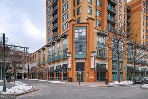$405,000 | 2800 South Wakefield Street, Unit A, Arlington, VA 22206