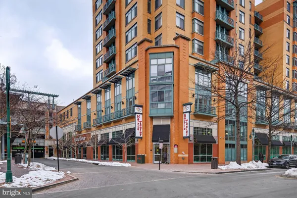 $400,000 | 2800 South Wakefield Street, Unit A, Arlington, VA 22206